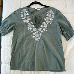 Lucky Brand Embroidered Sage cotton short sleeve blouse